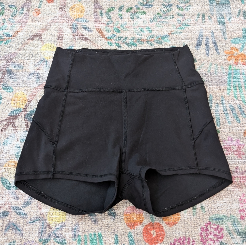 Lululemon In Movement Short - Picture 5 of 10